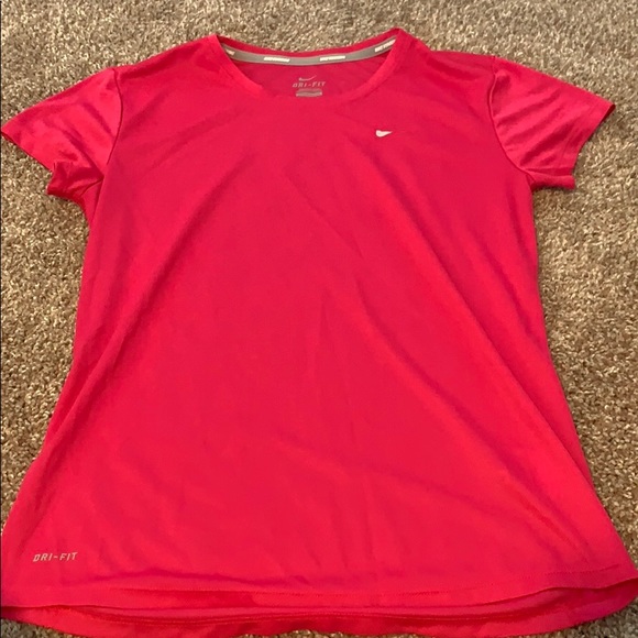 Nike dry fit exercise shirt - Picture 3 of 4